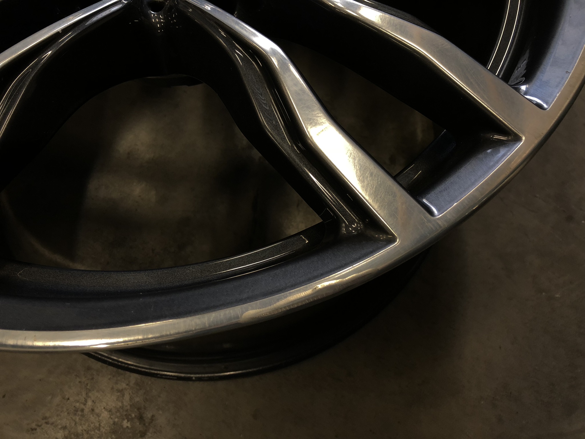 BMW X5M 2016 21" OEM BMW Style 612 Rear Wheel - Image 5