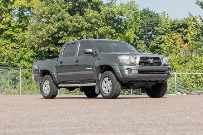2 Inch Leveling Lift Kit 05-20 Tacoma Red Rough Country - Image 2