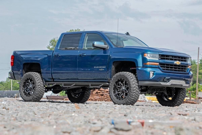 Rough Country 7 Inch Suspension Lift Kit Vertex Cast Steel 14-18 Silverado/Sierra 1500 2WD