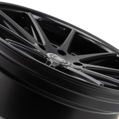 Rohana RFC10 Matte Black/Gloss Black Lip 19x8.5 (+42)5x112