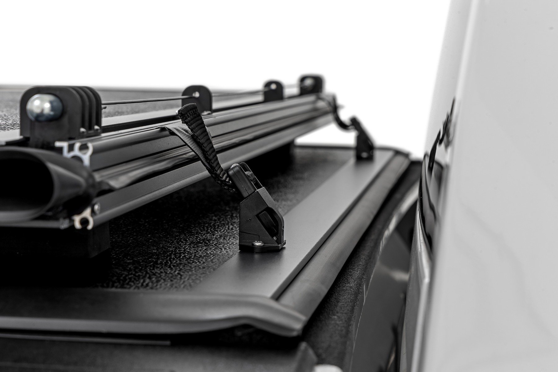 Hard Low Profile Bed Cover | 5'7" Bed | No Rambox | 09-18 / 19-UP Classic Ram 1500 2WD/4WD - Image 5