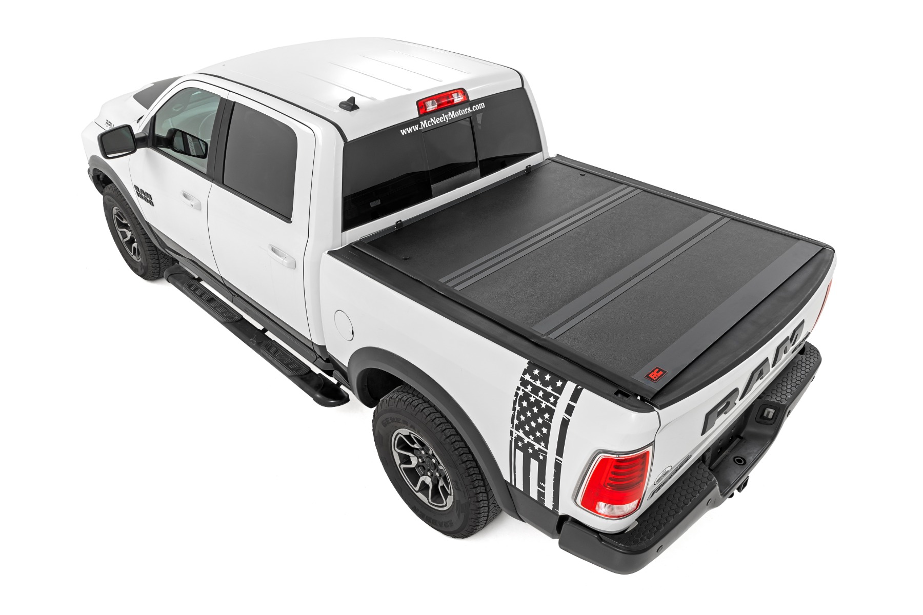 Hard Low Profile Bed Cover | 5'7" Bed | No Rambox | 09-18 / 19-UP Classic Ram 1500 2WD/4WD - Image 3
