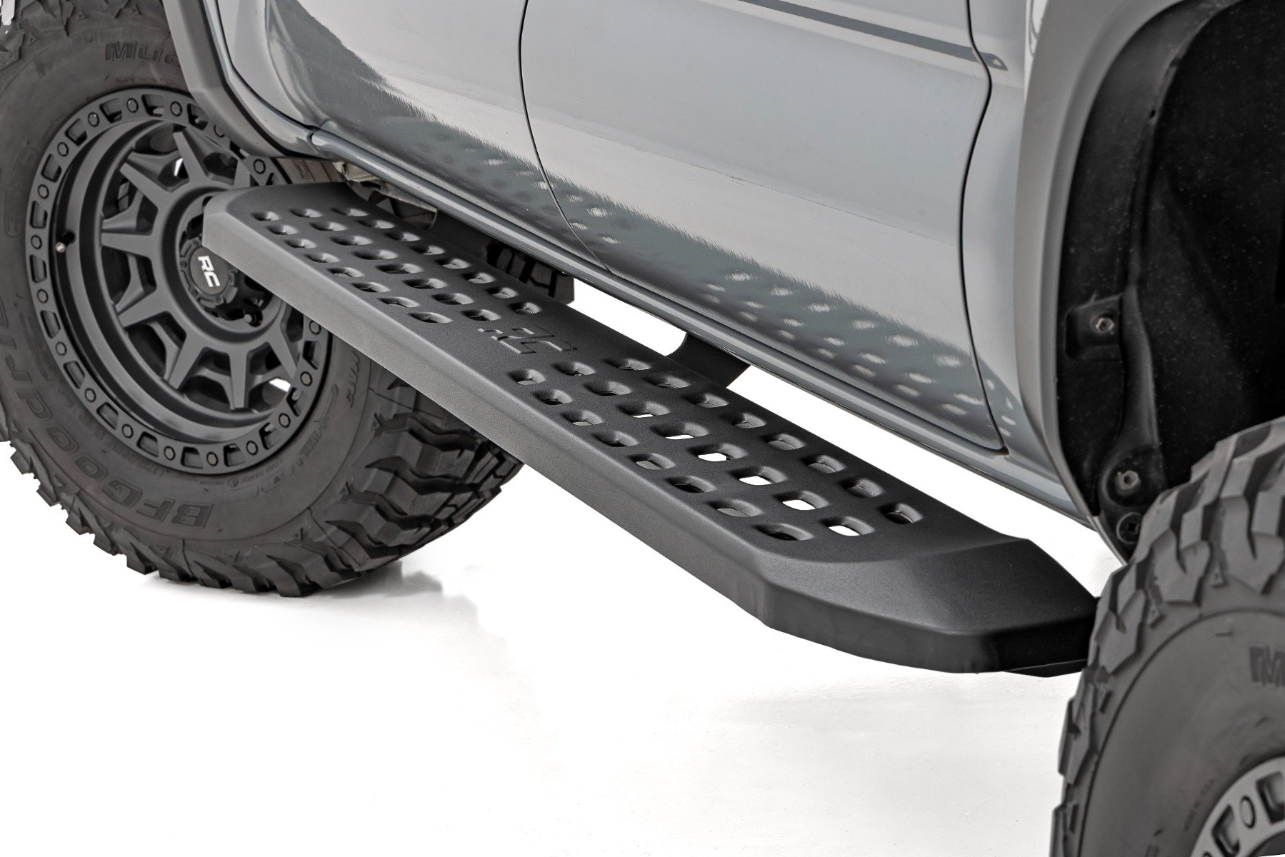 RPT2 Running Board | Double Cab | Black | Toyota Tacoma 2WD/4WD (2016-2023)