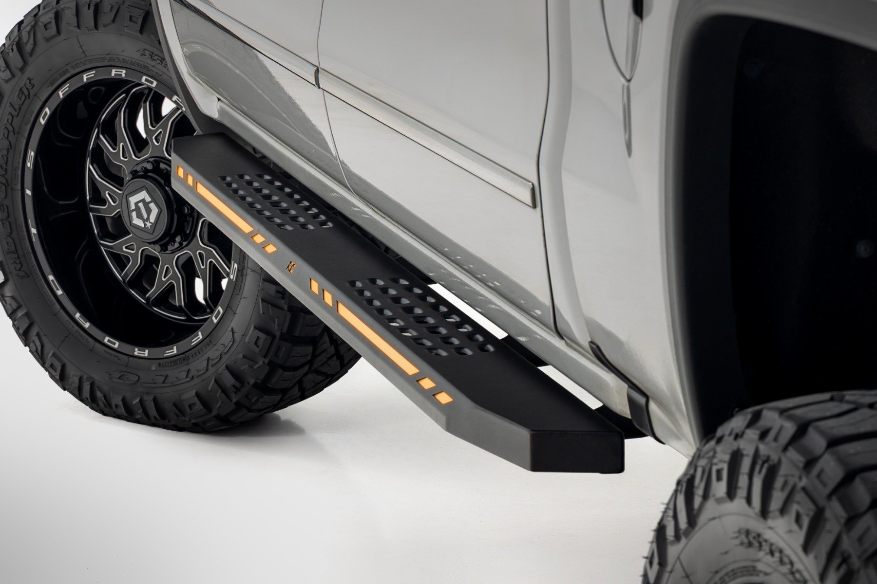 AC2 Running Boards | Amber/White | Crew Cab | Chevy/GMC 1500 (2007-2018)