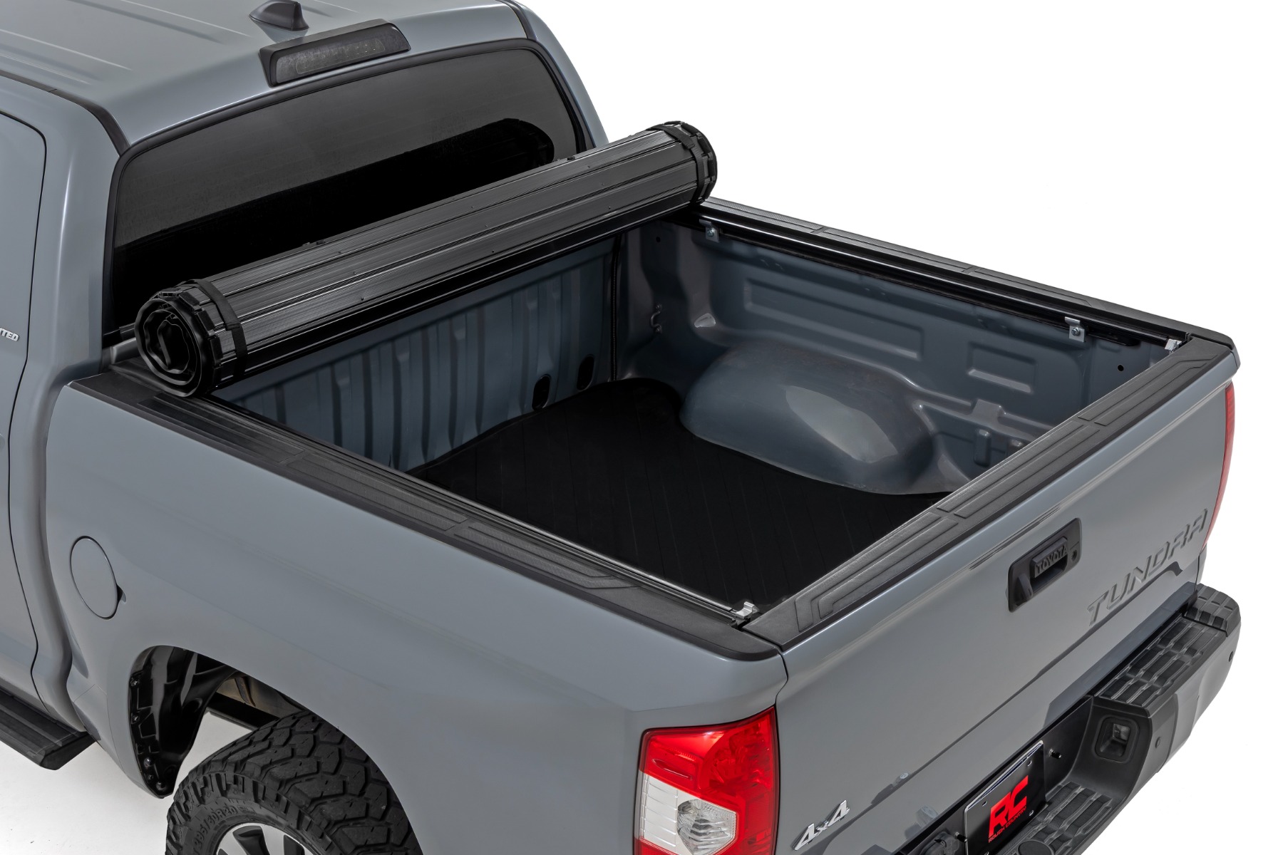 Hard Roll Up Bed Cover | 5'7" Bed | Toyota Tundra (07-21) - Image 2