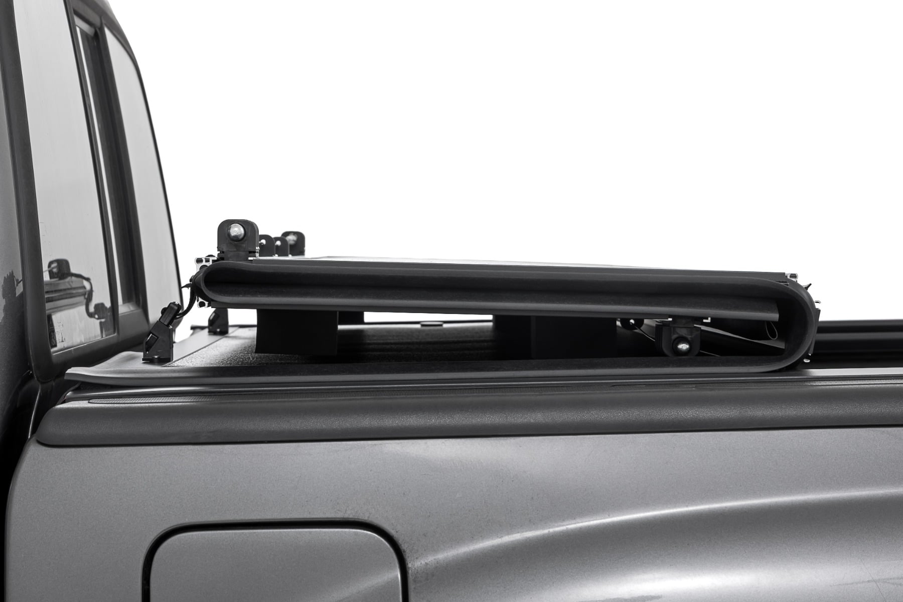 Hard Low Profile Bed Cover | 5' Bed | Toyota Tacoma 2WD/4WD (05-15) - Image 4